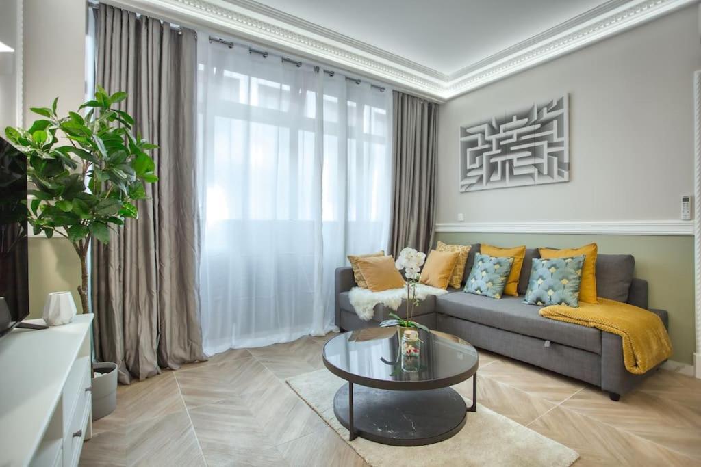 Charming Apart New 2 Bedrooms With Aircon Paryż Zewnętrze zdjęcie